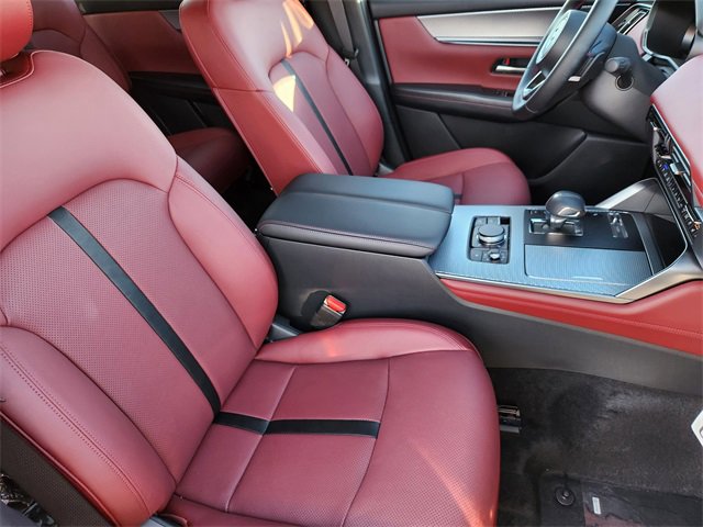 New 2025 MAZDA CX-70 Plug-In Hybrid w/ Premium Plus image 16