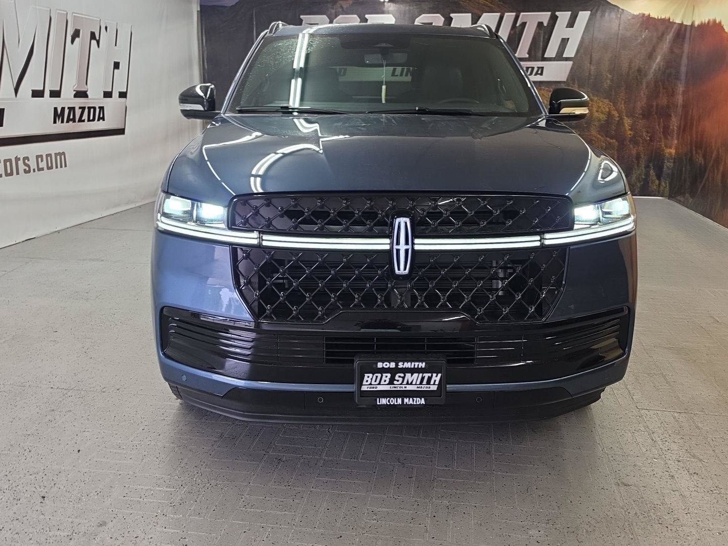 New 2027 Lincoln Navigator L Reserve w/ Jet Appearance Package AWD/4WD image 17