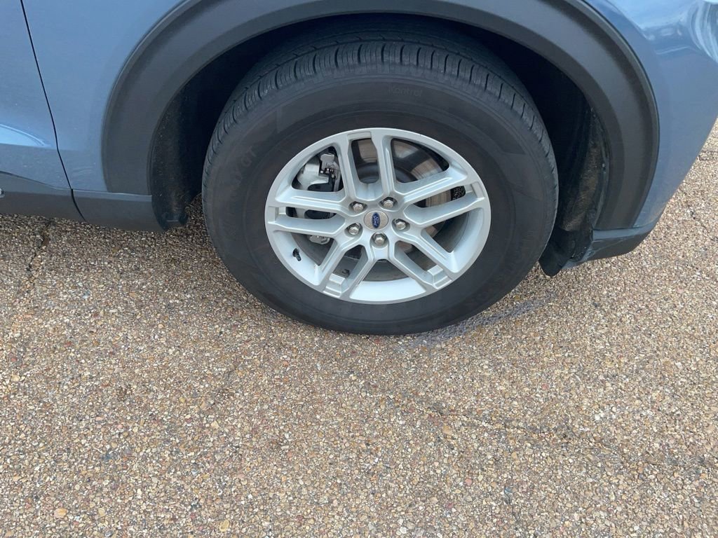 Used 2025 Ford Explorer Active w/ Active Comfort Package image 13