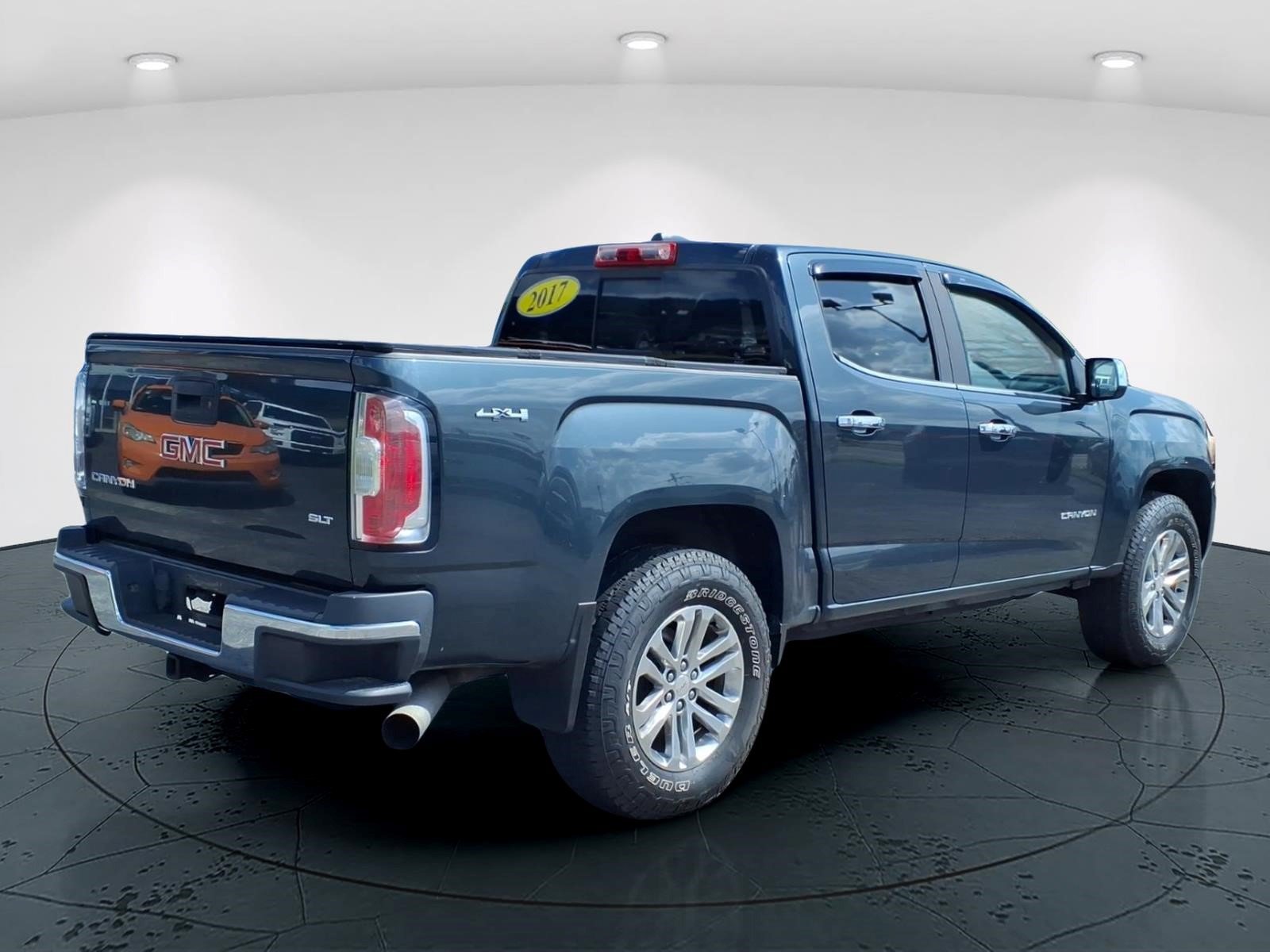 Used 2017 GMC Canyon SLT w/ Driver Alert Package AWD/4WD image 3