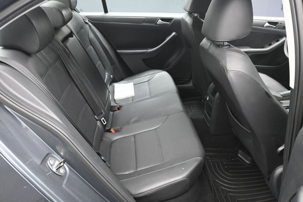 Used 2014 Volkswagen Jetta SE FWD image 24