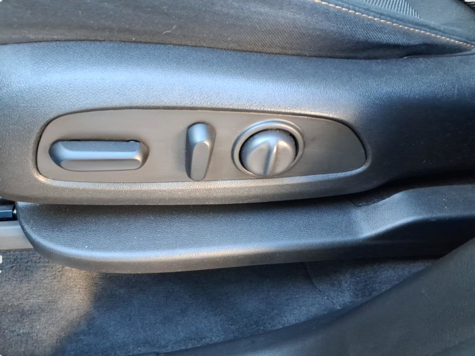 Certified 2021 Chevrolet Traverse LT image 19