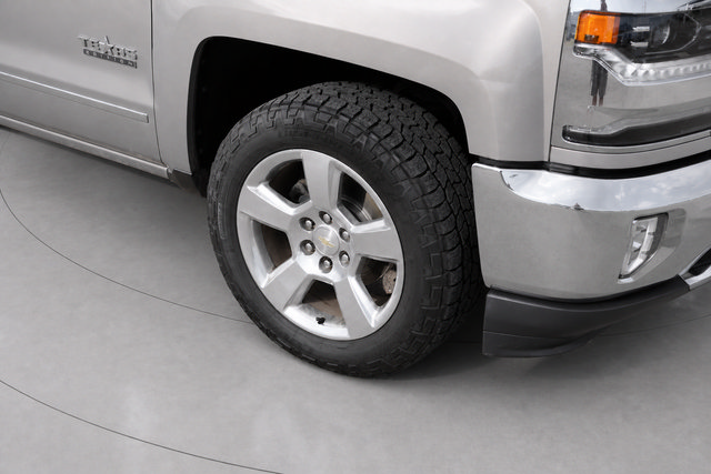 Used 2017 Chevrolet Silverado 1500 LTZ w/ Texas Edition AWD/4WD image 9