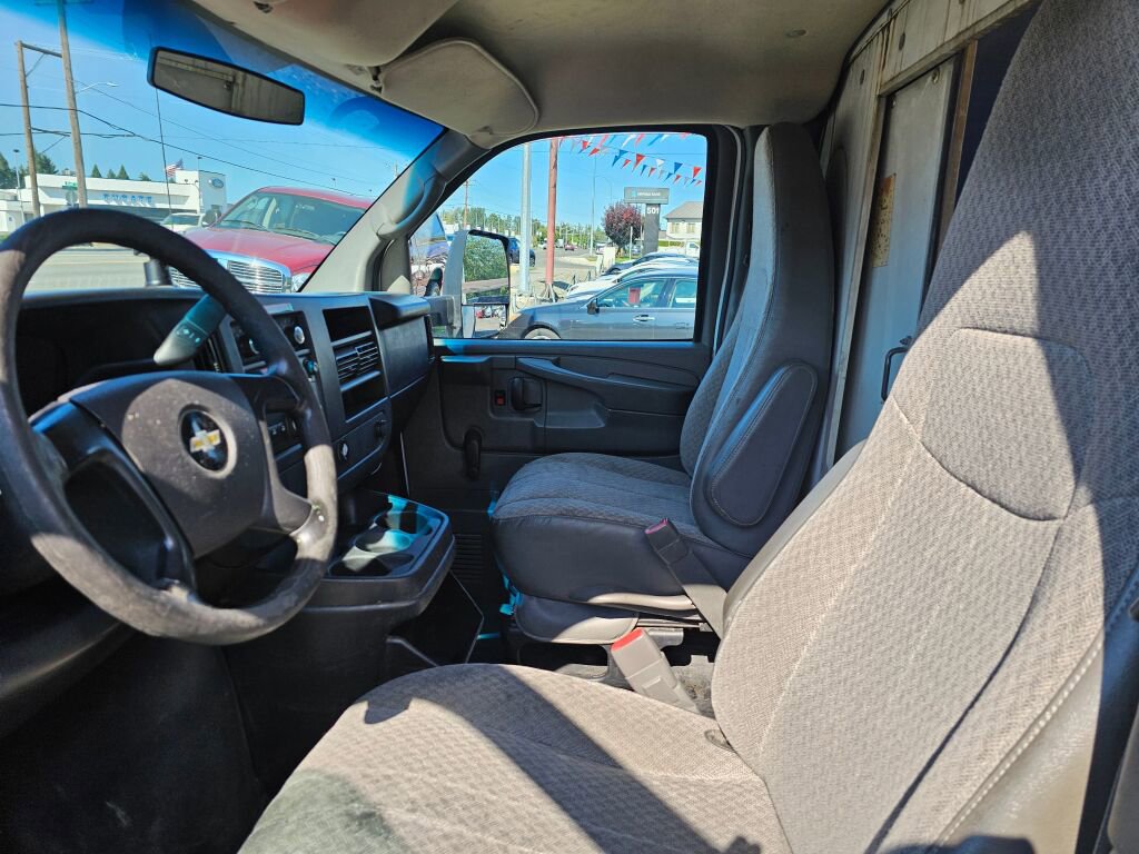 Used 2014 Chevrolet Express 3500 Extended w/ Chrome Appearance Package image 13