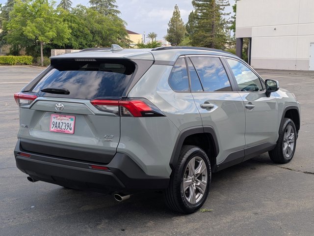 Used 2022 Toyota RAV4 XLE image 5