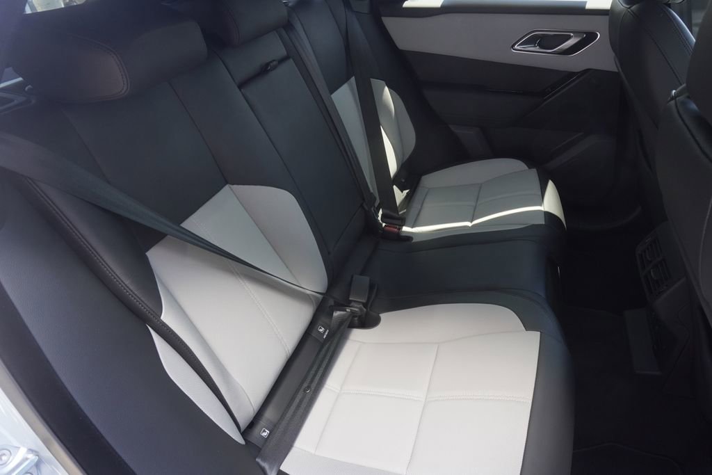 New 2026 Land Rover Range Rover Velar Dynamic SE image 27