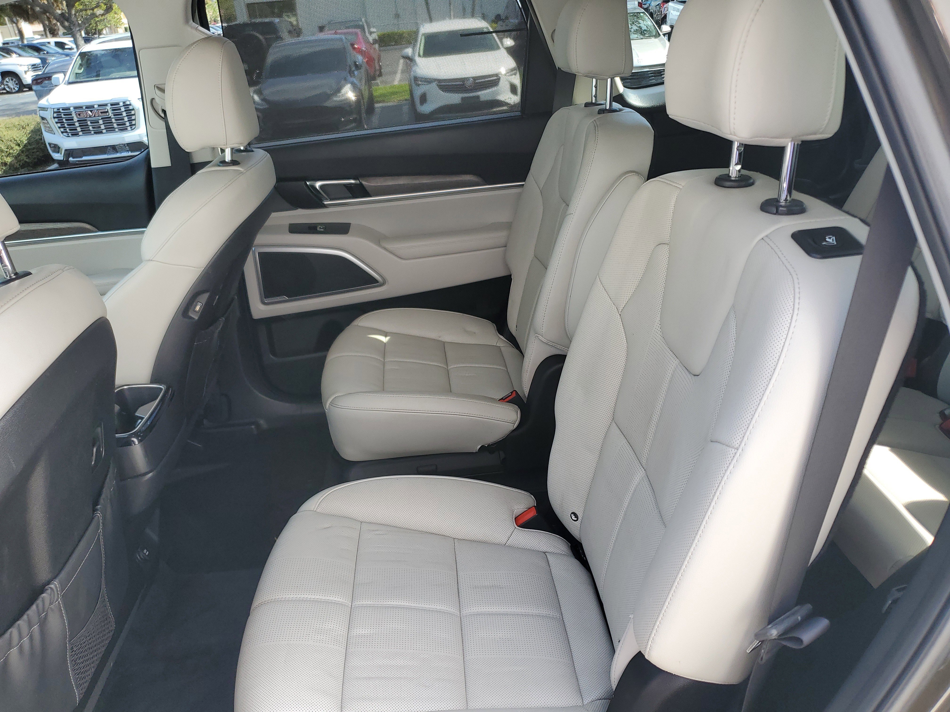 Used 2020 Kia Telluride EX w/ EX Premium Package image 12