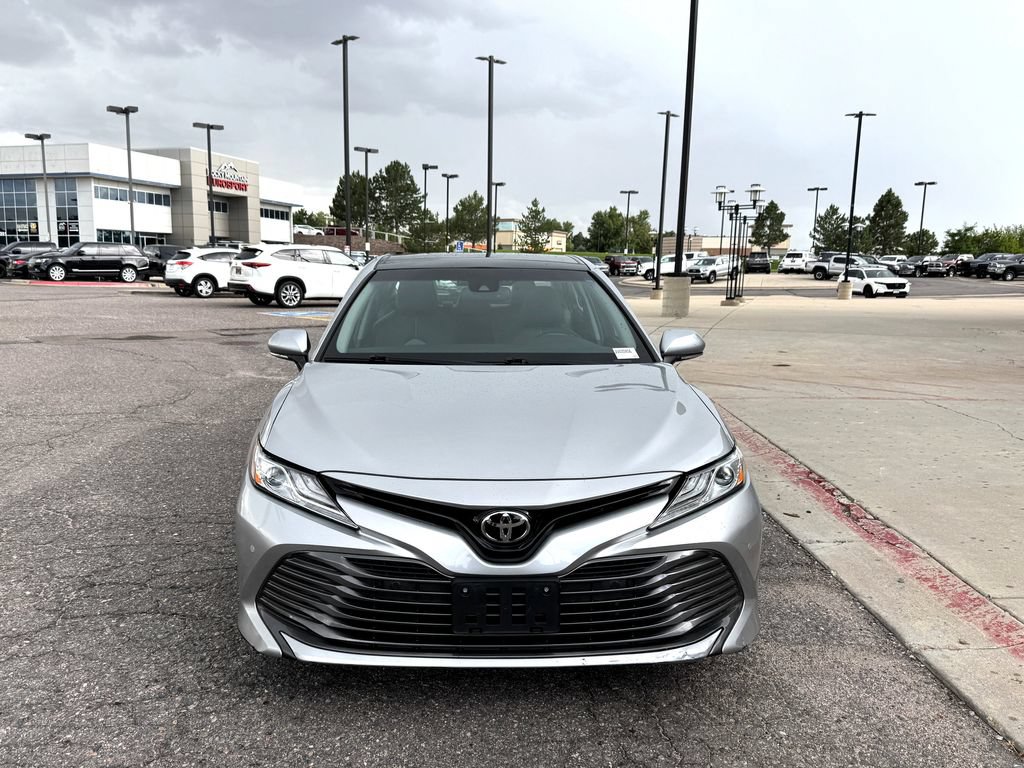 Used 2018 Toyota Camry XLE FWD image 3