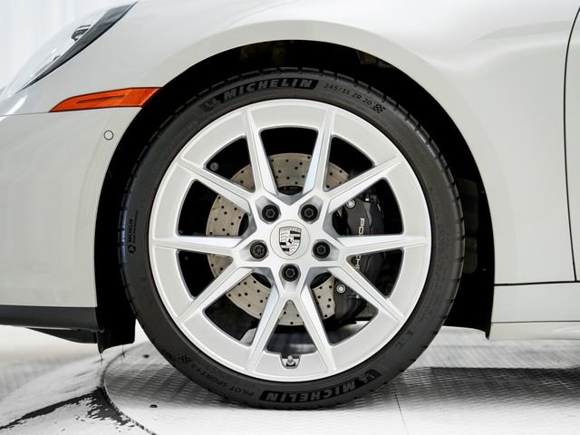 Certified 2025 Porsche 911 Carrera RWD image 31