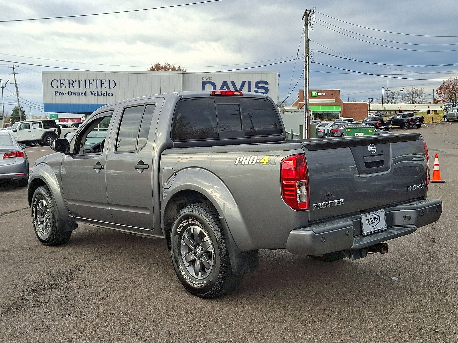Used 2019 Nissan Frontier PRO-4X image 6