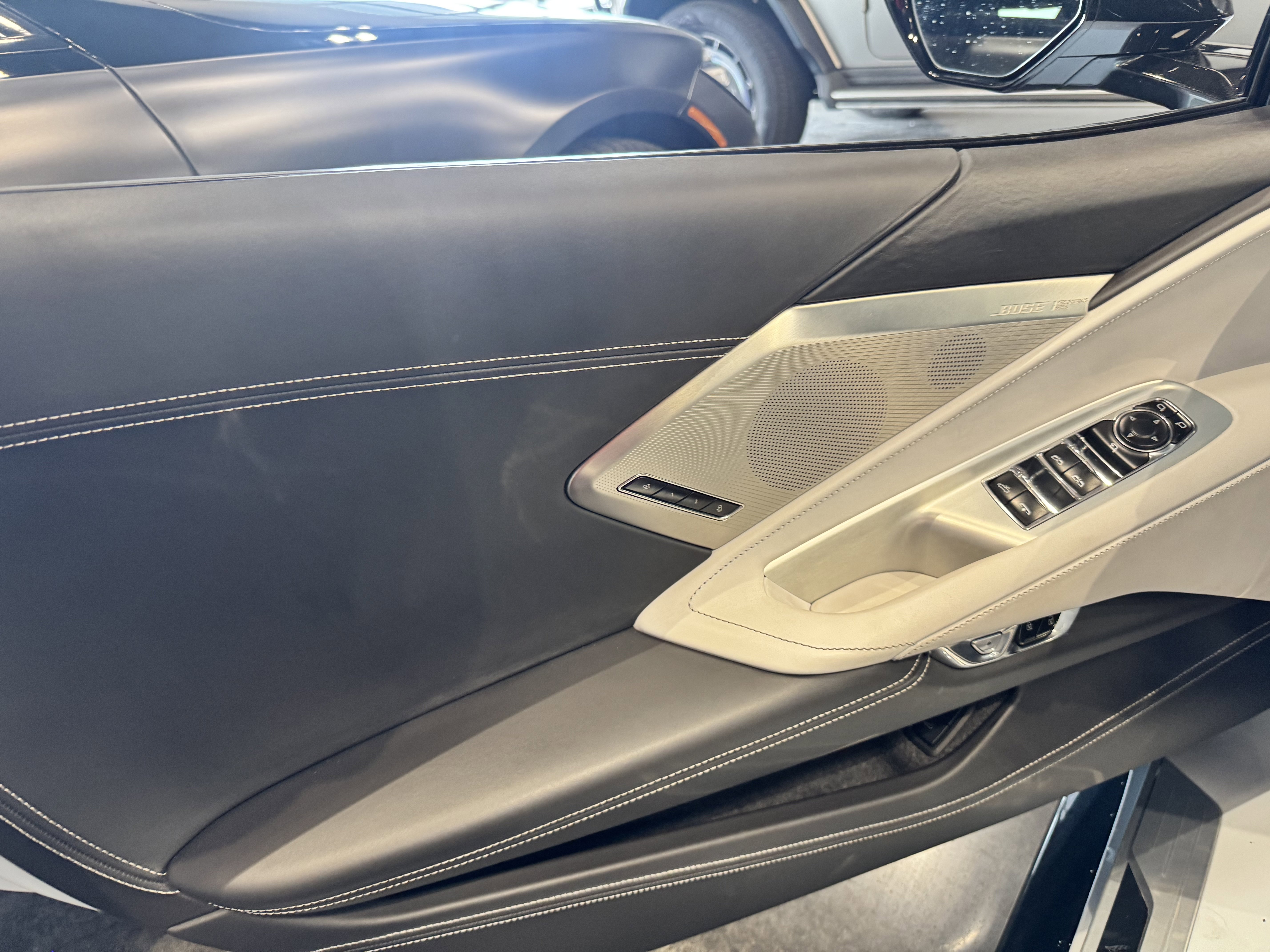 Used 2022 Chevrolet Corvette Stingray Premium Conv w/ Z51 Performance Package image 30