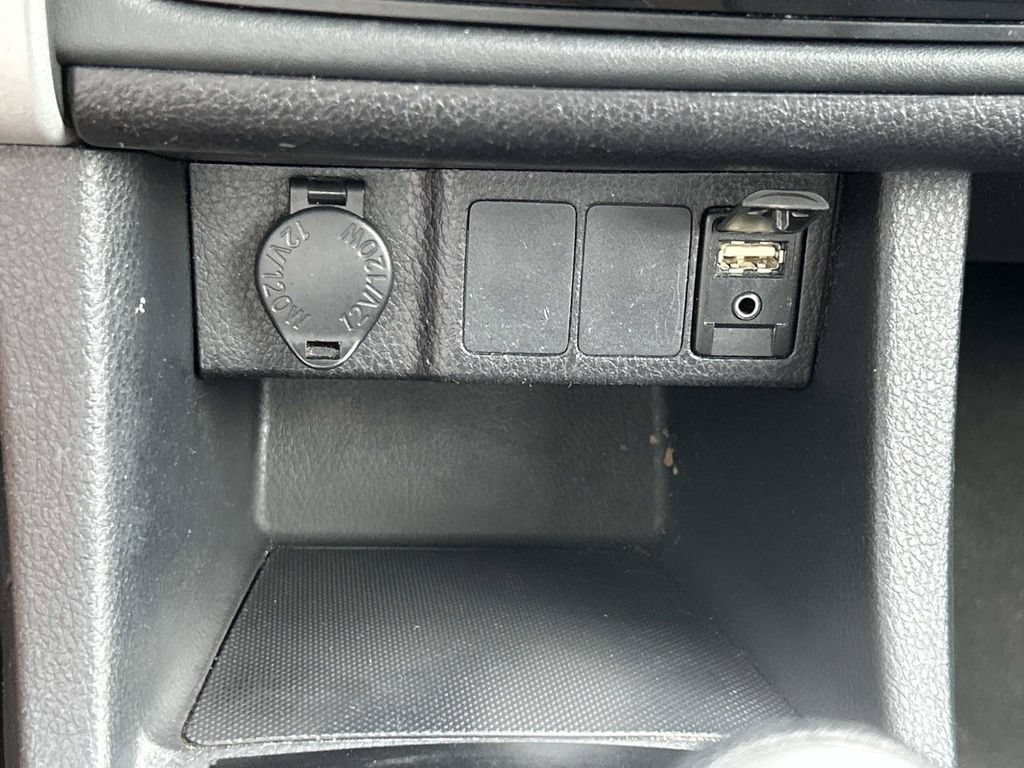 Used 2018 Toyota Corolla LE FWD image 38