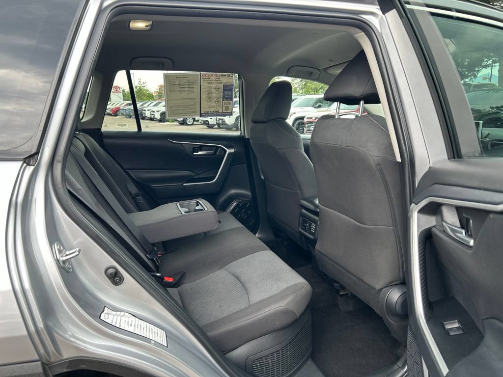 Used 2025 Toyota RAV4 XLE AWD/4WD image 14