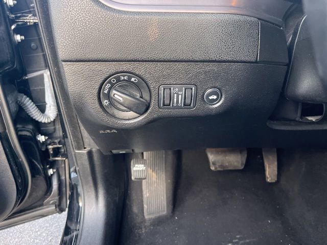 Used 2023 Dodge Charger SXT image 29