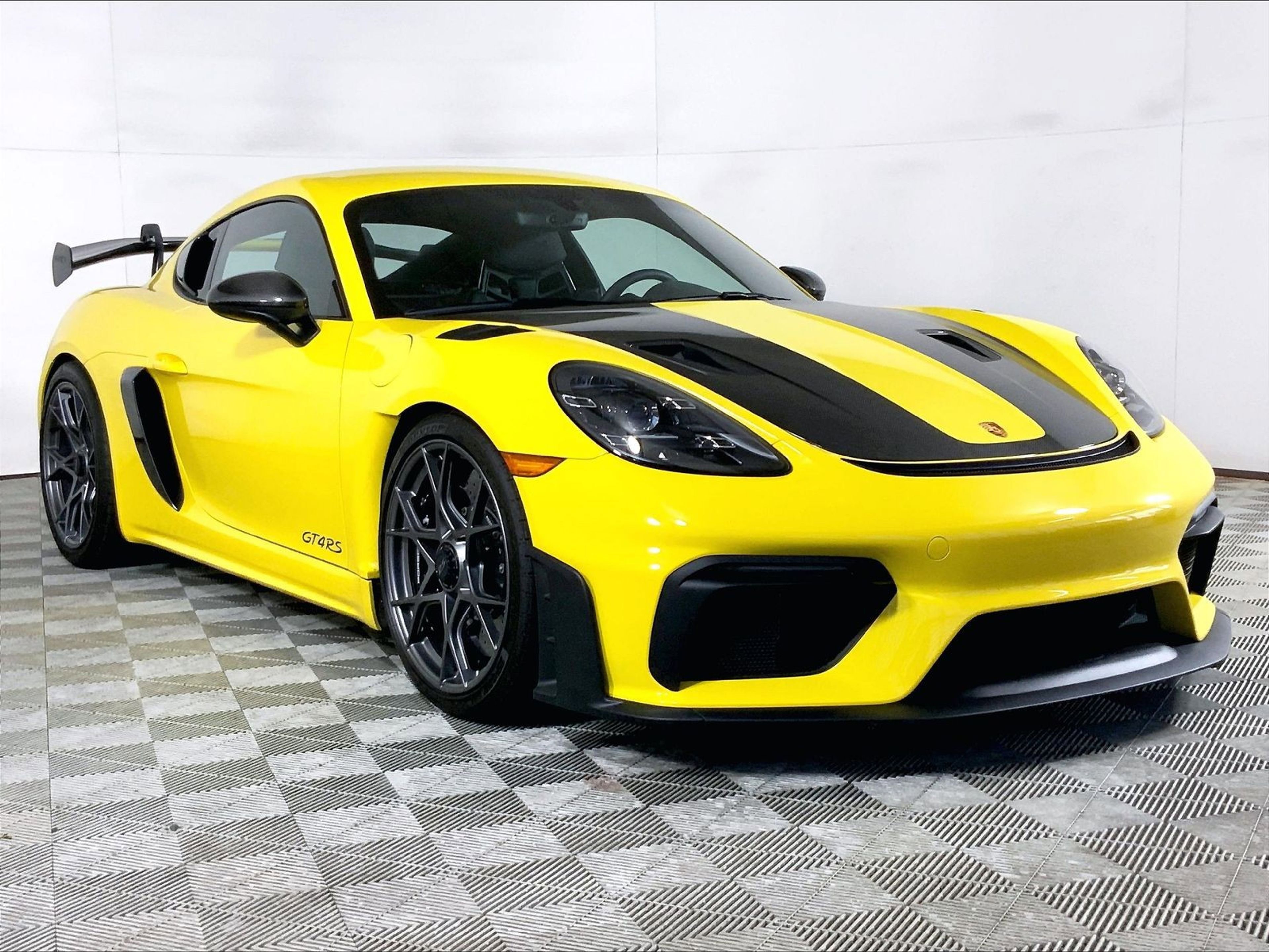 Certified 2024 Porsche 718 Cayman GT4 RS RWD image 7