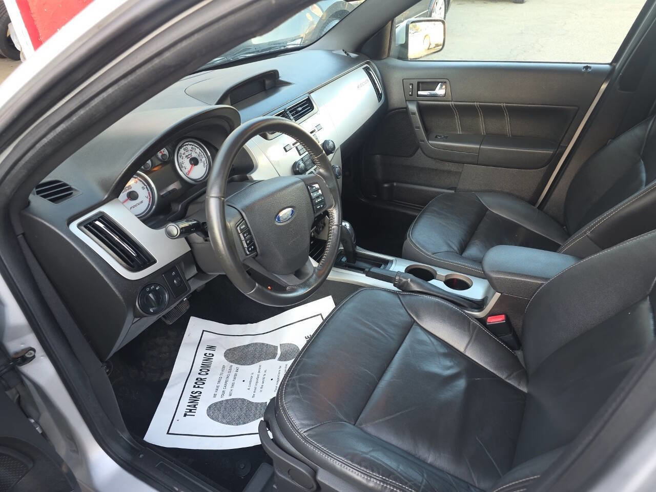 Used 2010 Ford Focus SES FWD image 9