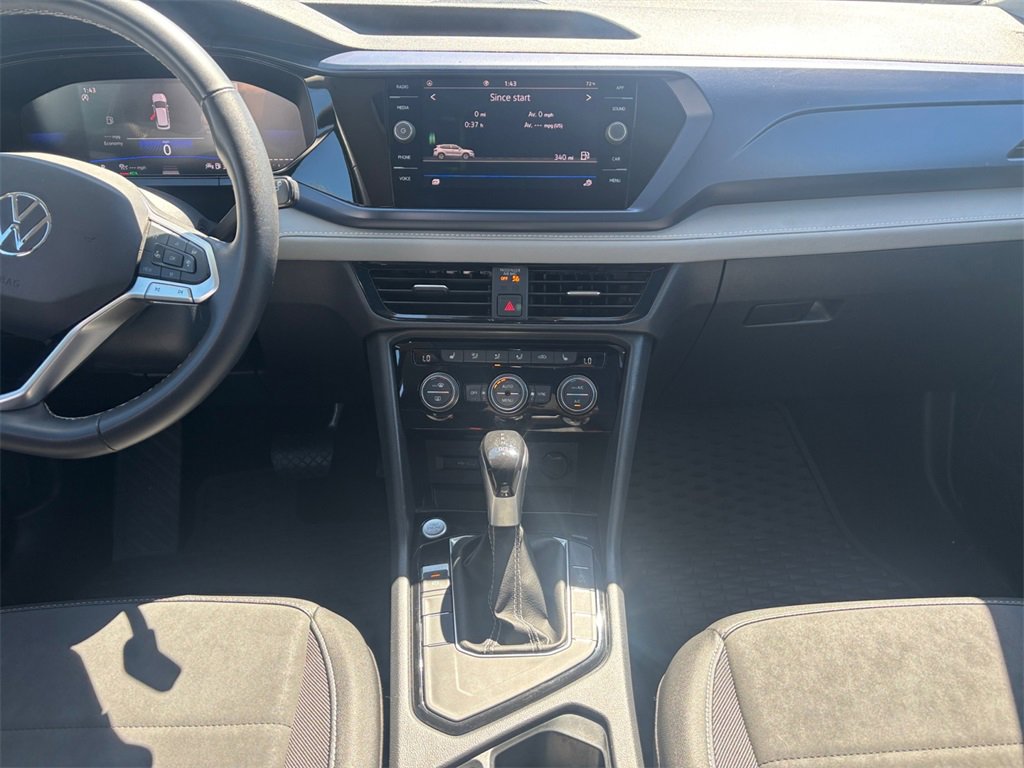 Certified 2024 Volkswagen Taos SE image 11