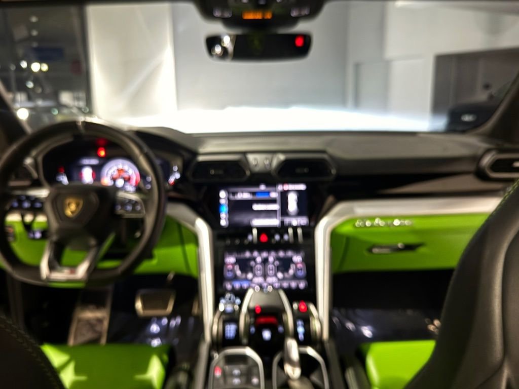 Used 2020 Lamborghini Urus image 29