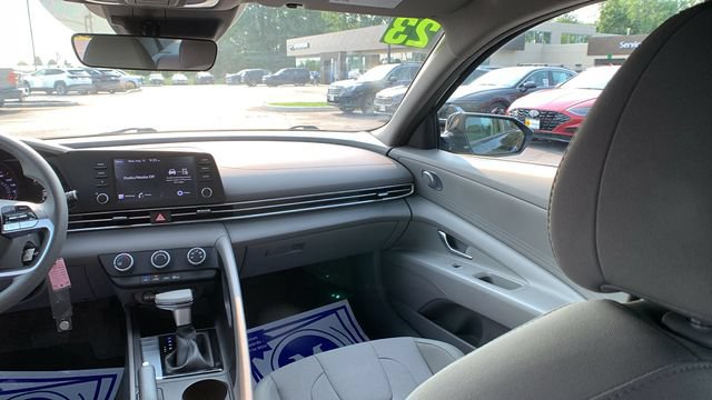 Used 2023 Hyundai Elantra SE FWD image 23