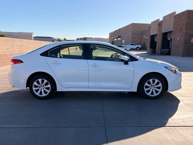 Used 2026 Toyota Corolla LE FWD image 5