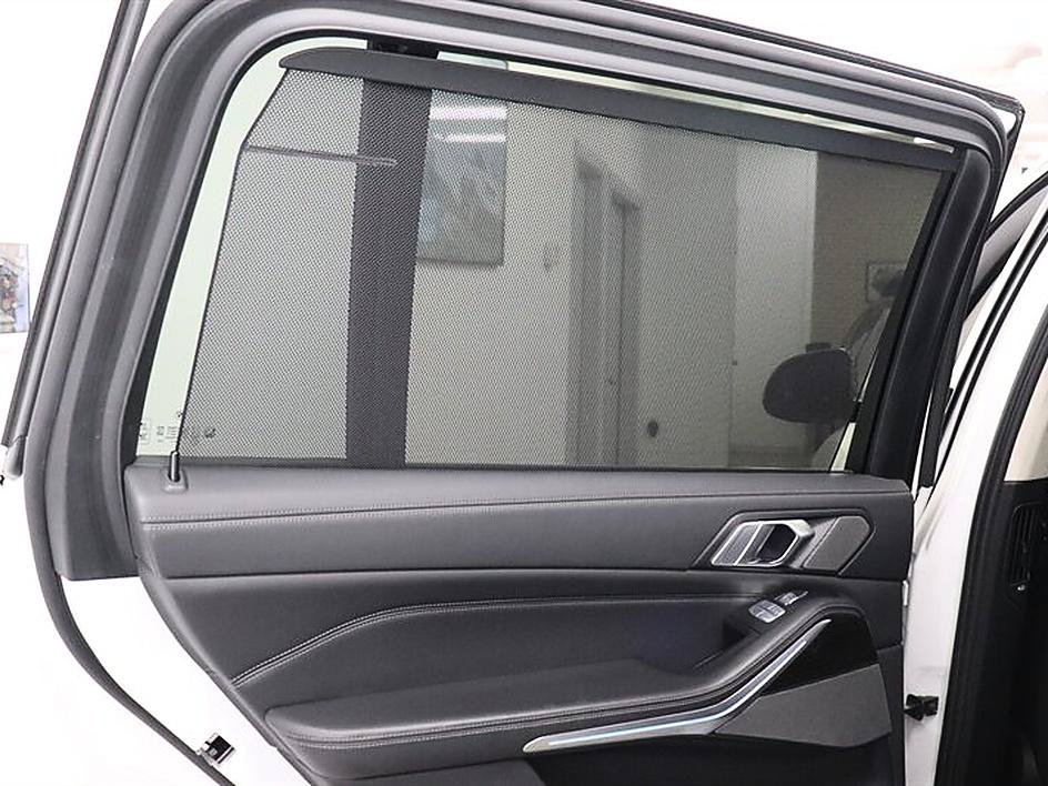 Used 2019 BMW X7 xDrive50i w/ Premium Package AWD/4WD image 22