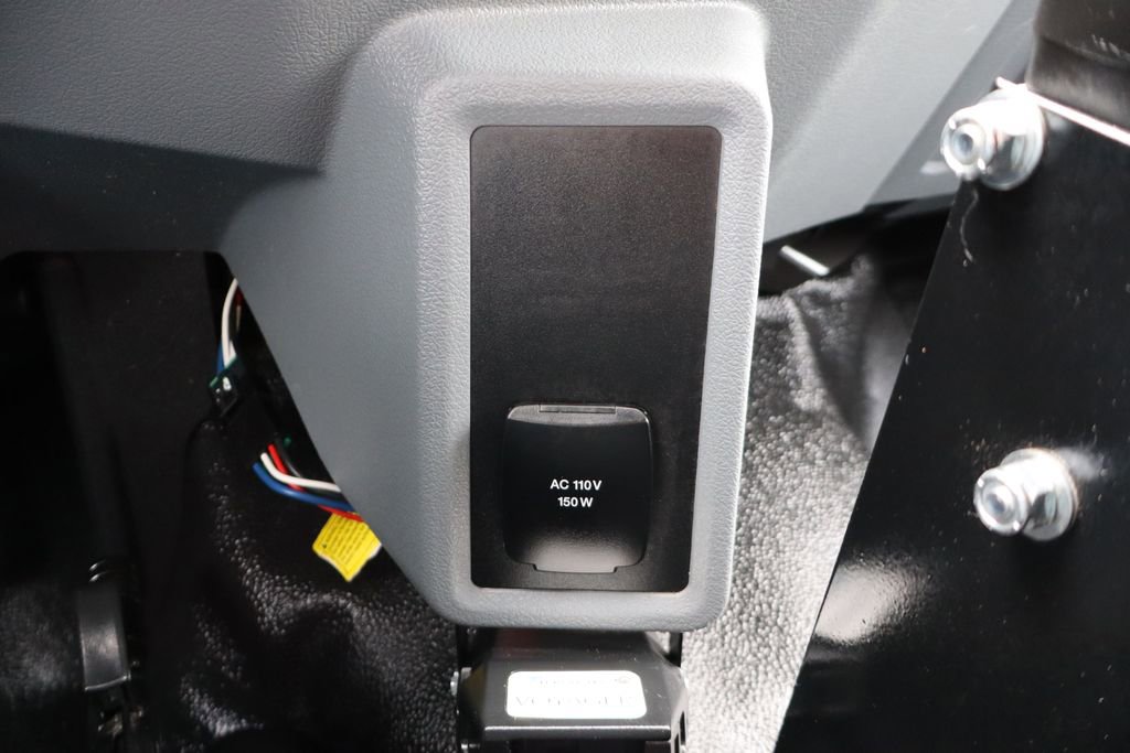 Used 2025 Ford F650 2WD Regular Cab Super Duty image 37