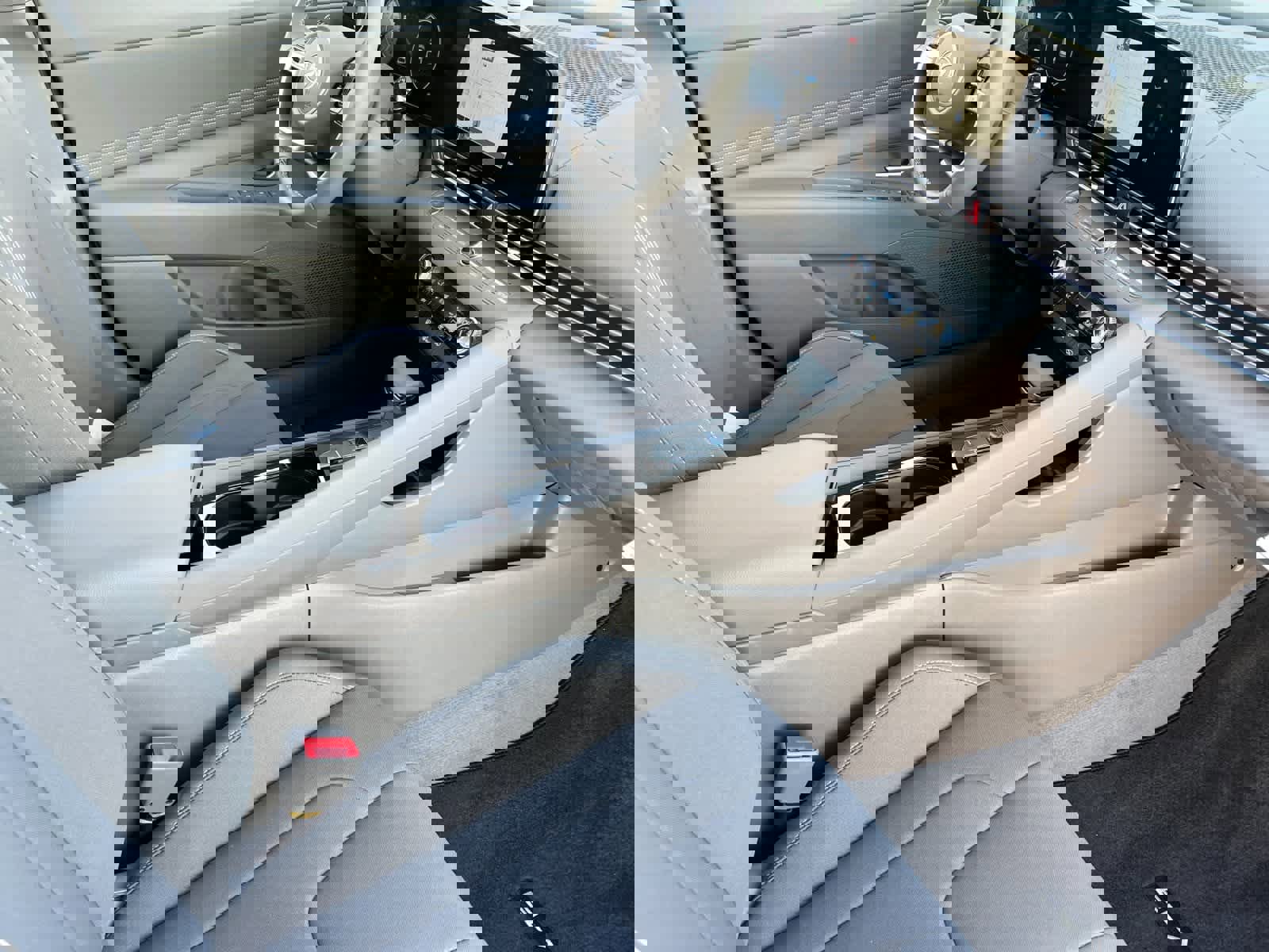 New 2025 Hyundai Elantra SEL image 16