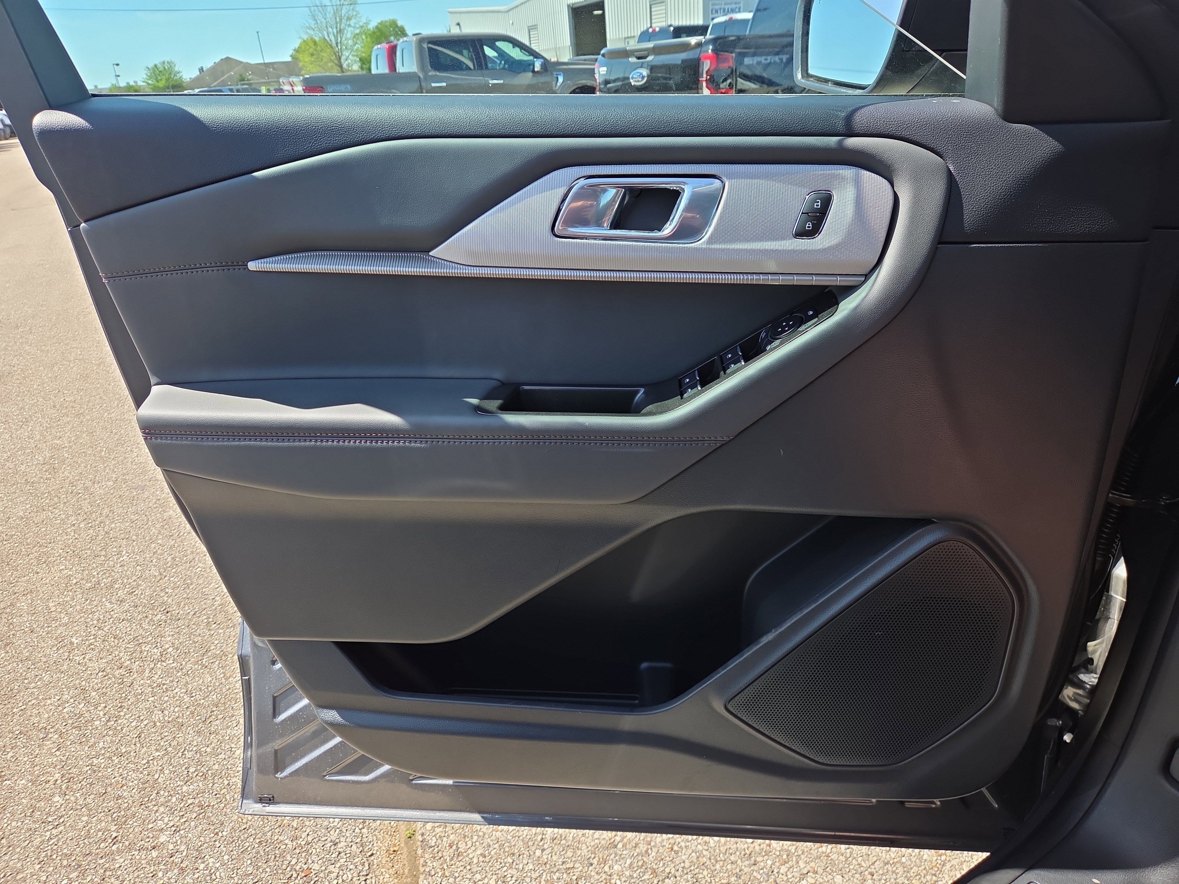 New 2026 Ford Explorer Active RWD image 11