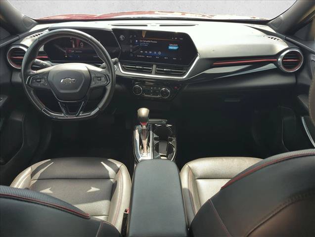 Used 2025 Chevrolet Trax RS w/ Sunroof Package FWD image 16