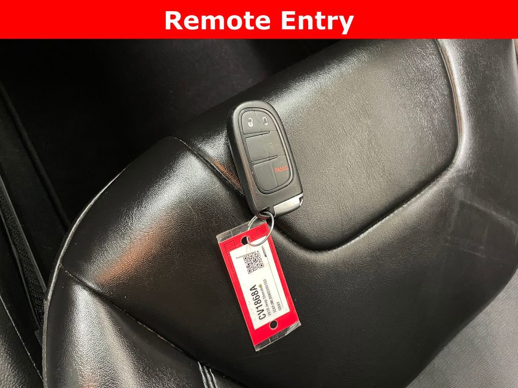 Used 2019 Jeep Cherokee Latitude Plus AWD/4WD image 6