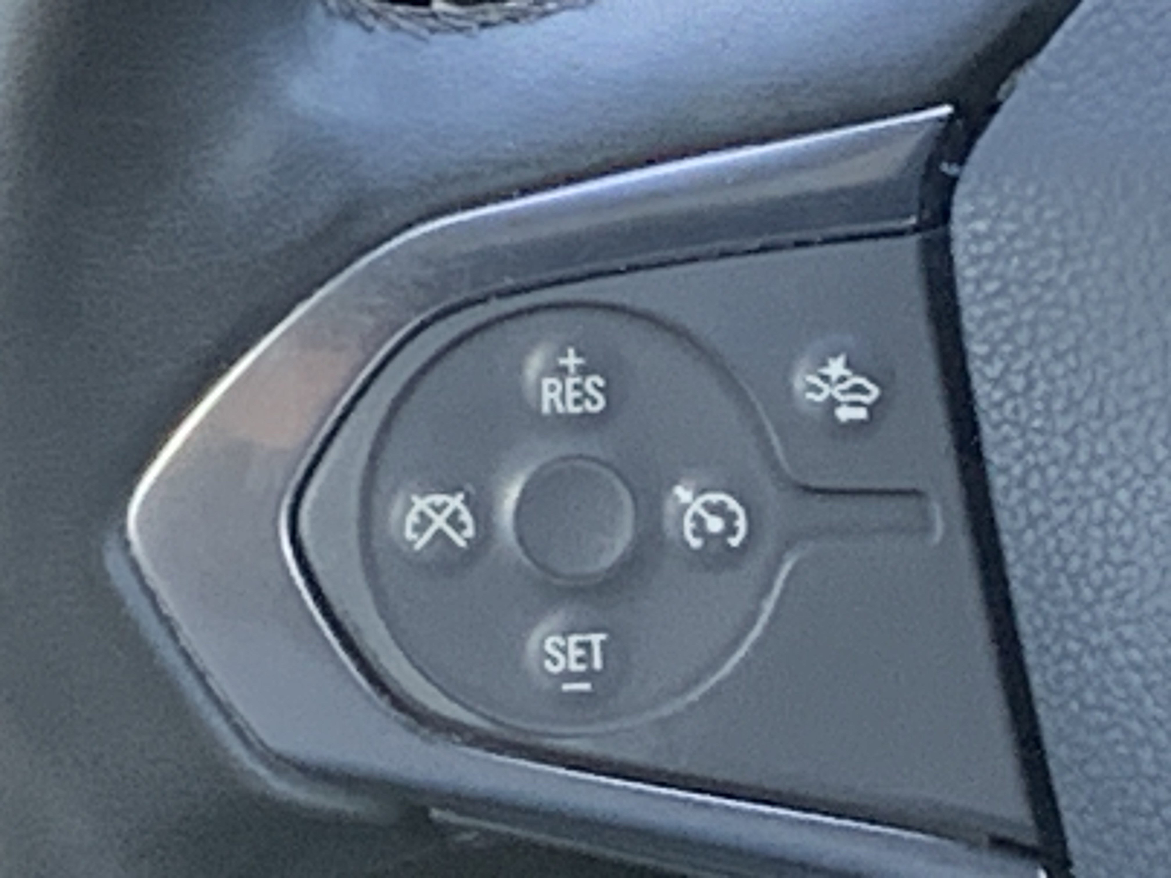 Used 2023 Chevrolet Traverse LT image 31