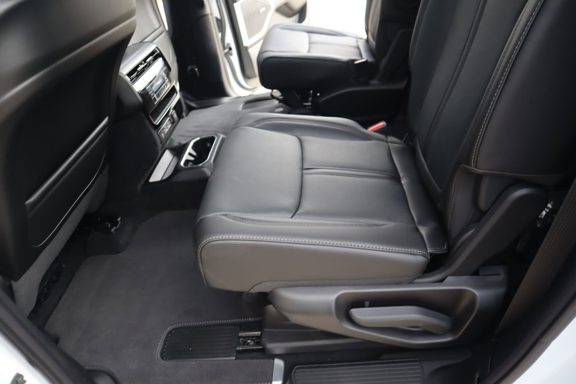 New 2026 Jeep Grand Wagoneer 4WD image 13