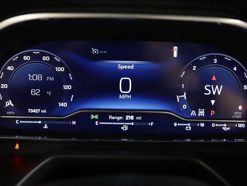 Used 2023 Chevrolet Suburban Premier image 19