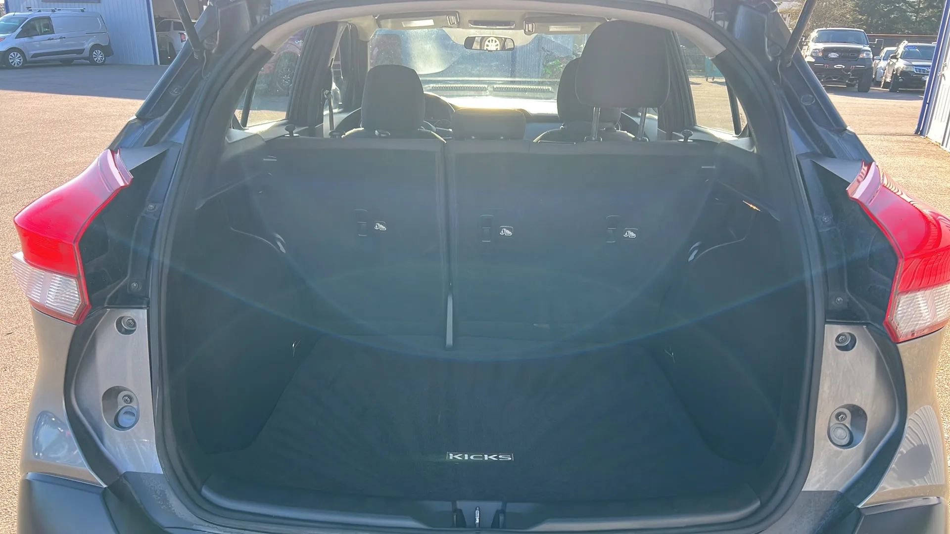 Used 2019 Nissan Kicks SV w/ Exterior Package FWD image 10