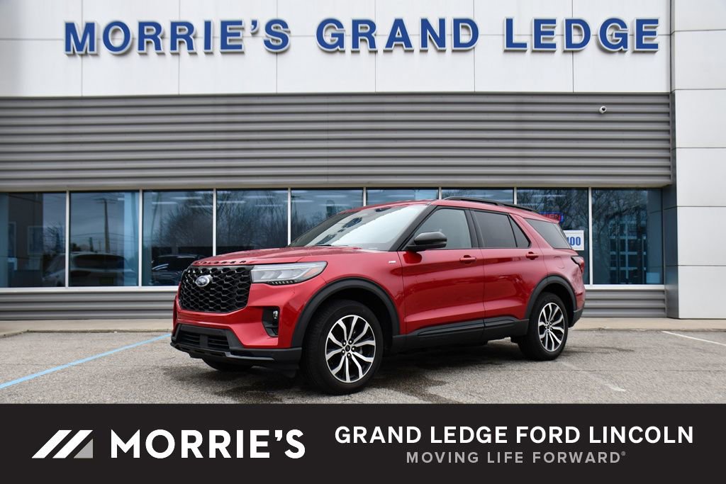 Used 2025 Ford Explorer ST-Line image 1