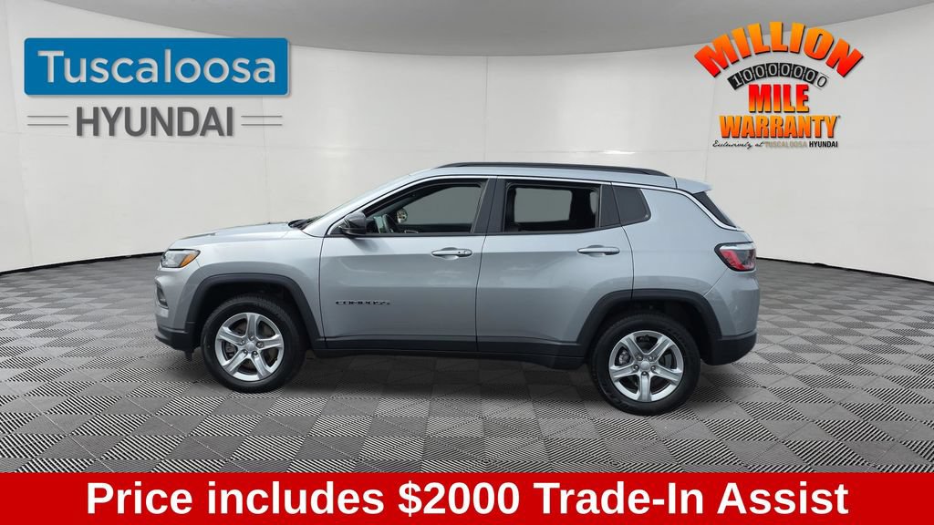 Used 2024 Jeep Compass Latitude AWD/4WD image 4