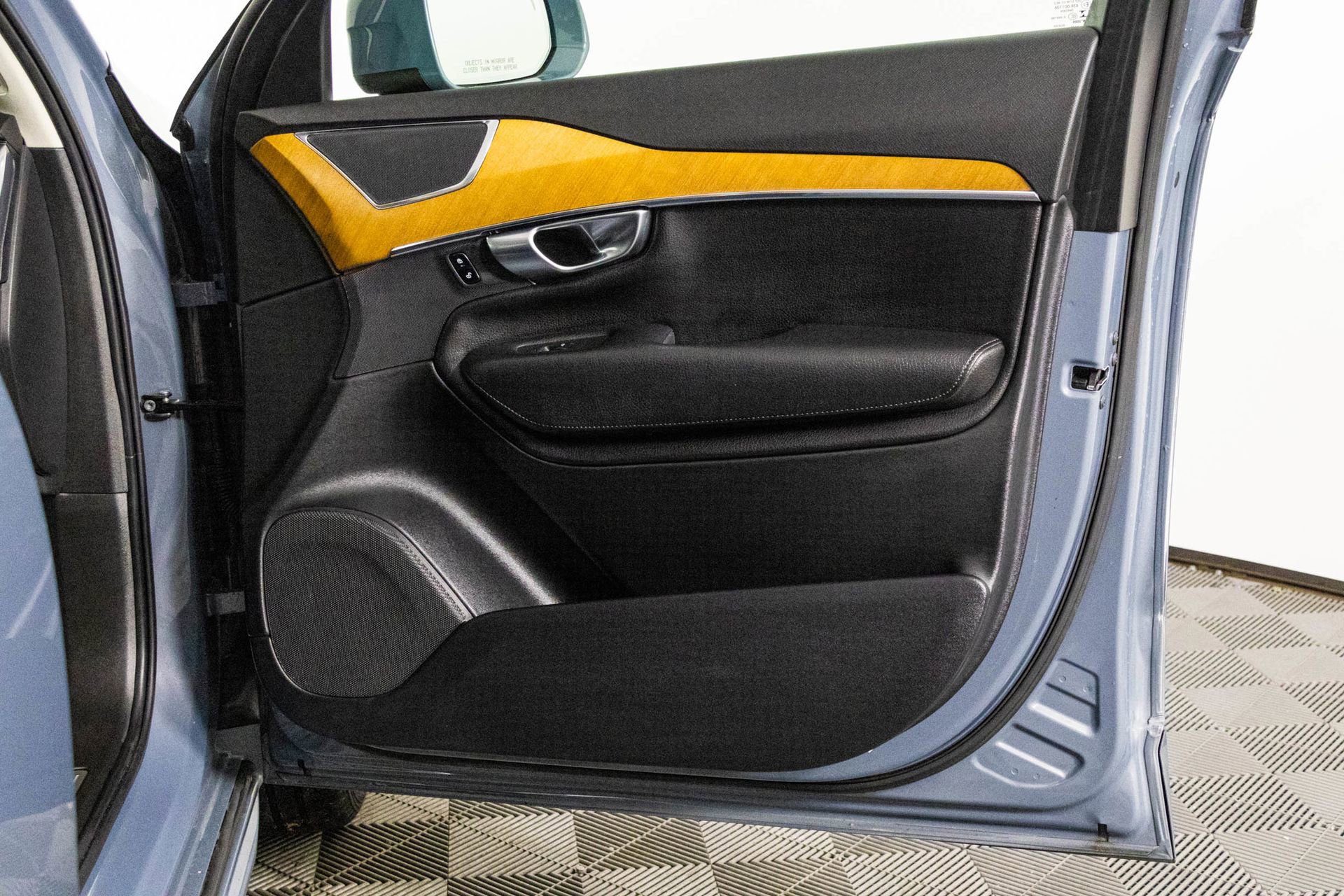 Used 2021 Volvo XC90 T6 Momentum w/ Protection Package image 44