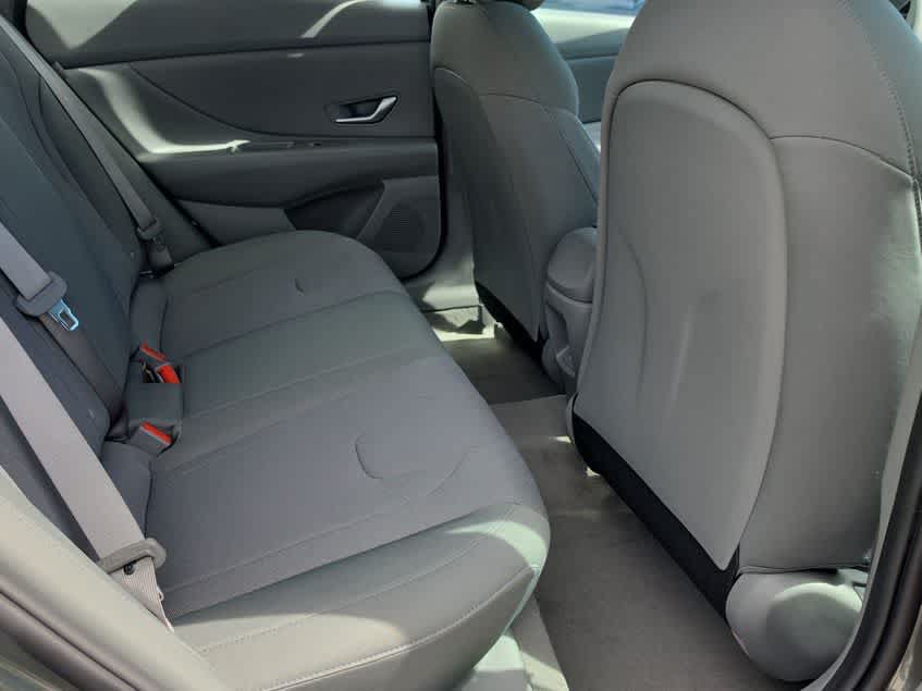 New 2026 Hyundai Elantra SE FWD image 21
