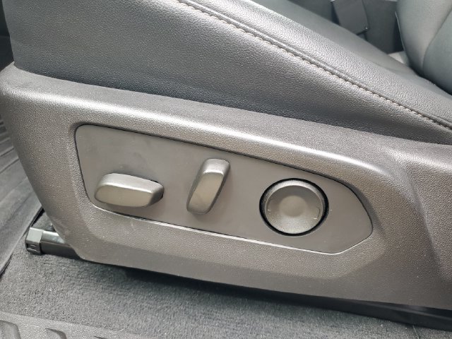 Used 2024 Chevrolet Colorado LT w/ LT Convenience Package III RWD image 20