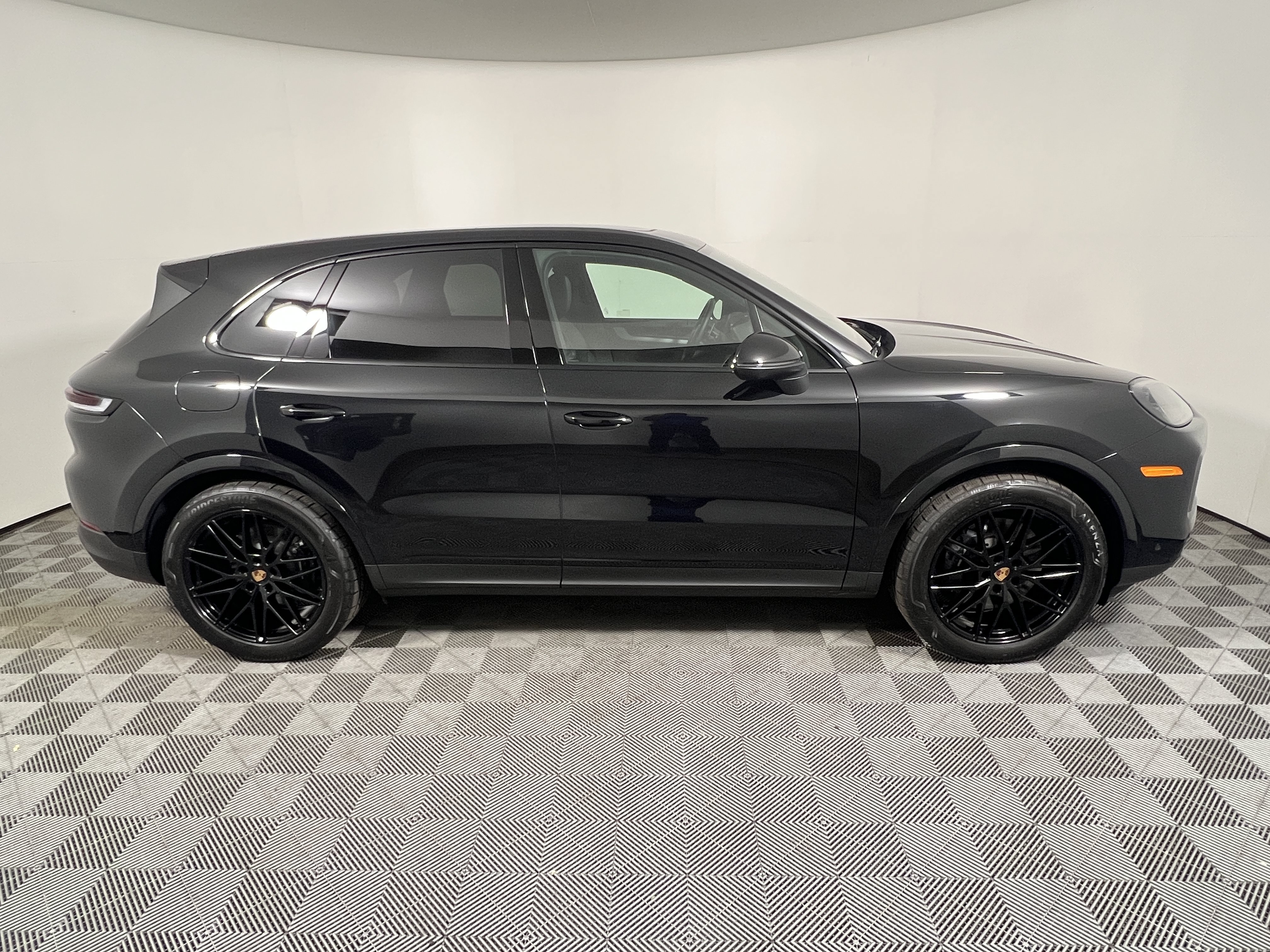 Certified 2026 Porsche Cayenne AWD/4WD image 8