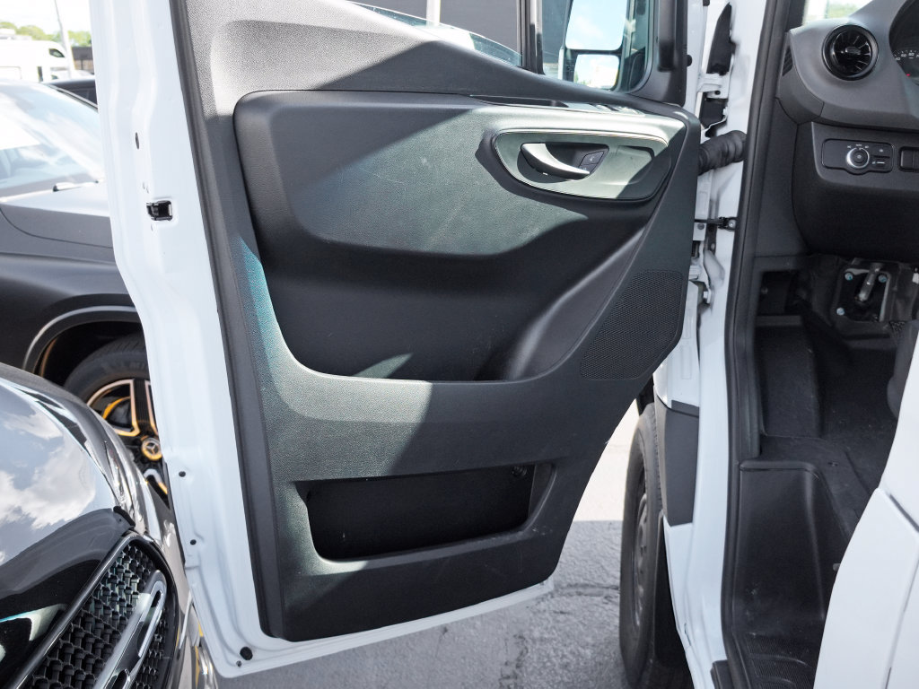 Used 2020 Mercedes-Benz Sprinter 2500 image 8