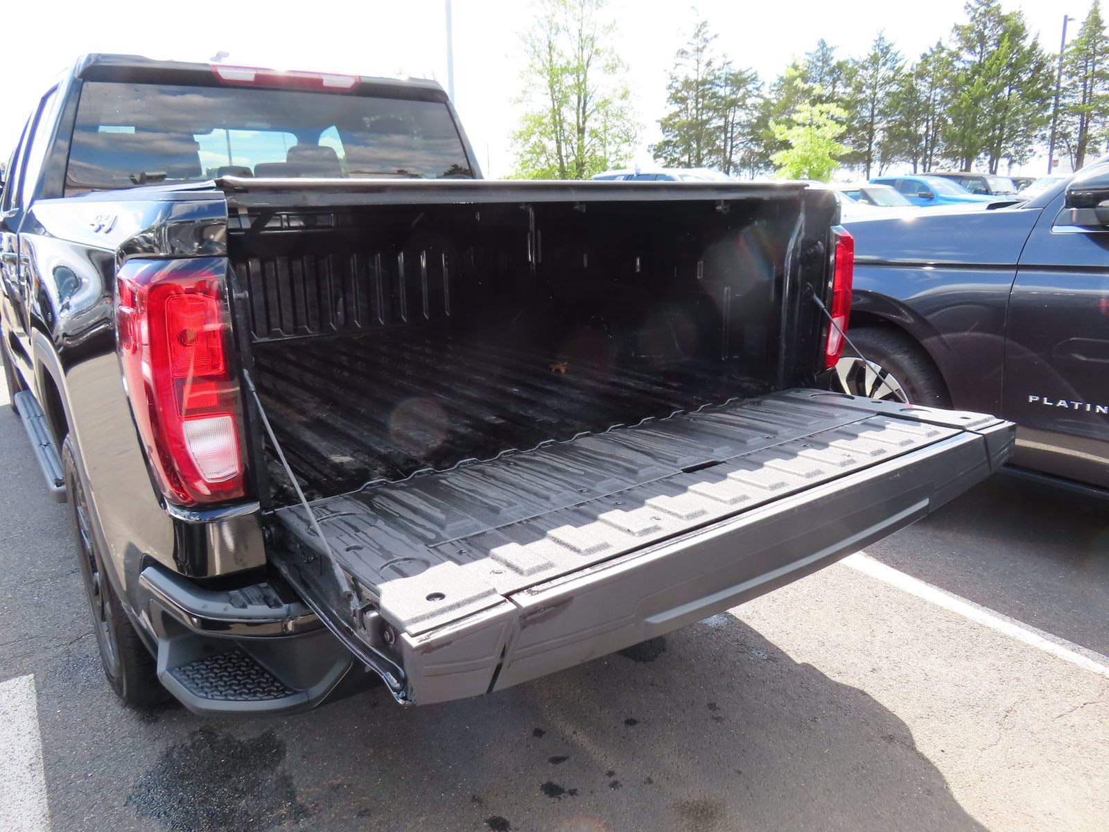 Used 2022 GMC Sierra 1500 Elevation AWD/4WD image 14