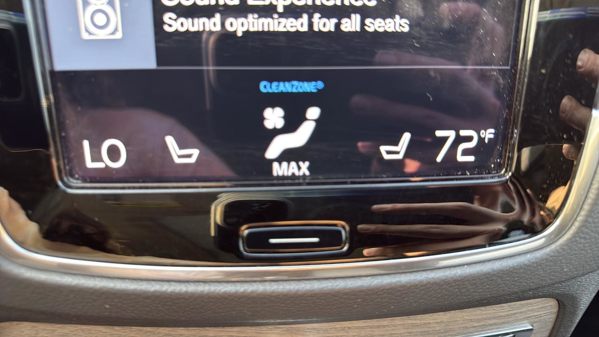 Used 2022 Volvo XC90 T6 Inscription w/ Climate Package image 24