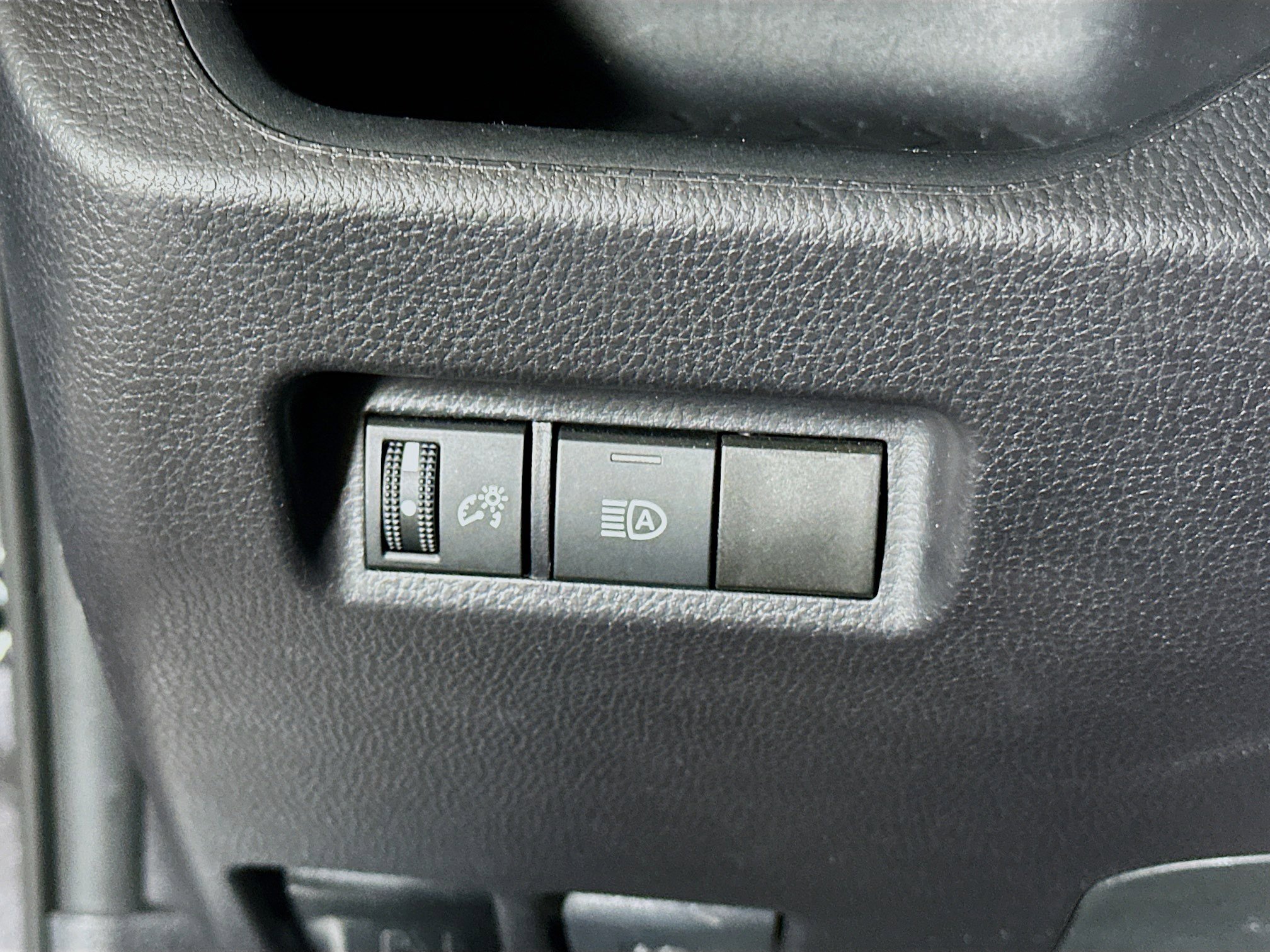 Used 2025 Toyota RAV4 LE image 17