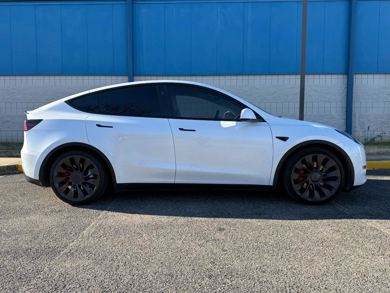 Used 2024 Tesla Model Y Performance image 4