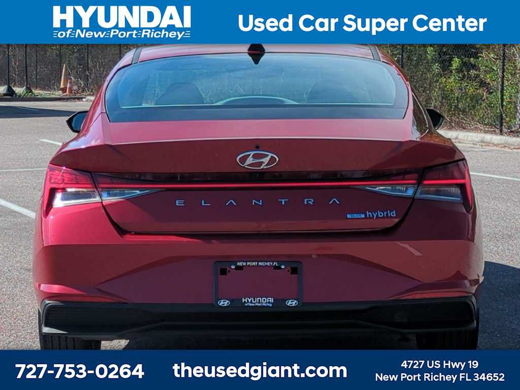 Used 2022 Hyundai Elantra Blue w/ Cargo Package FWD image 4