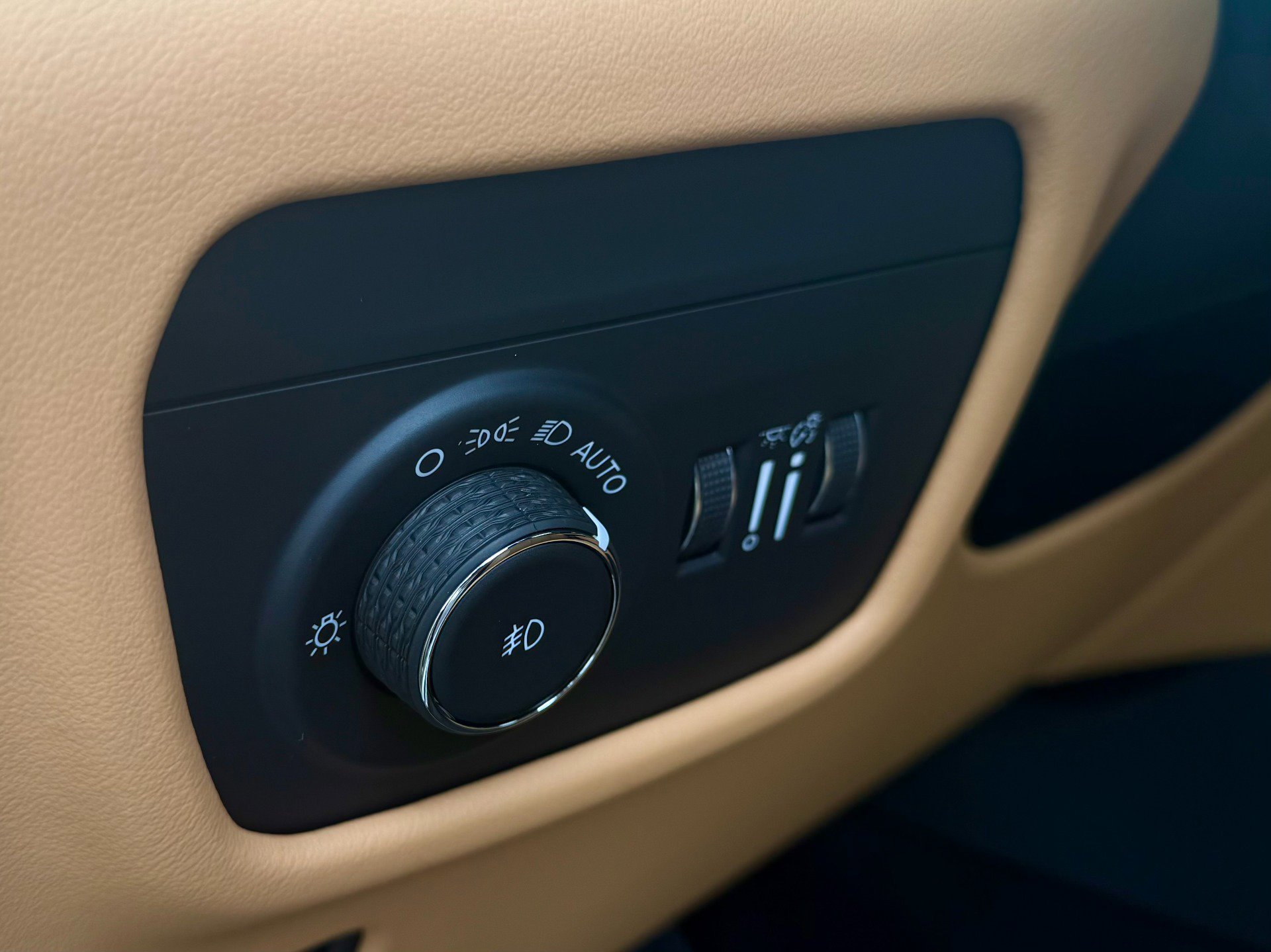 Used 2025 Jeep Grand Cherokee Summit AWD/4WD image 62