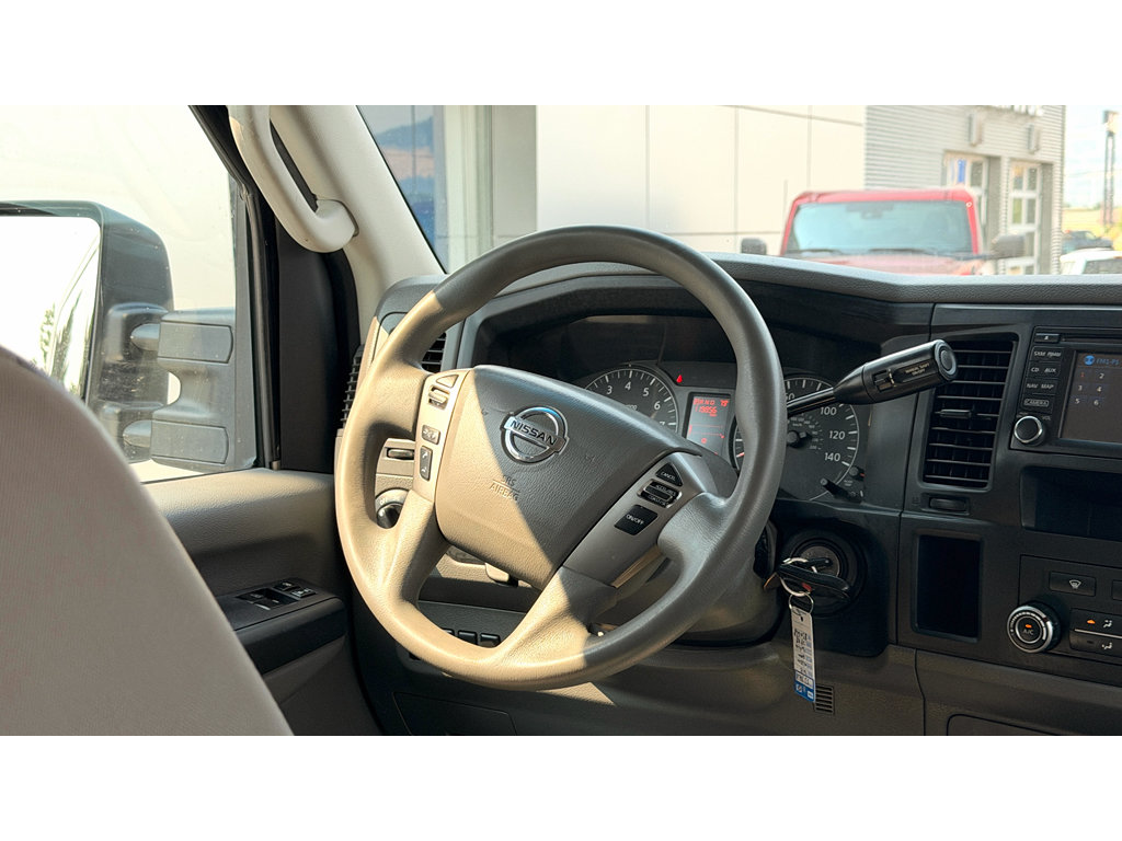 Used 2015 Nissan NV 3500 SV w/ Technology Package RWD image 18