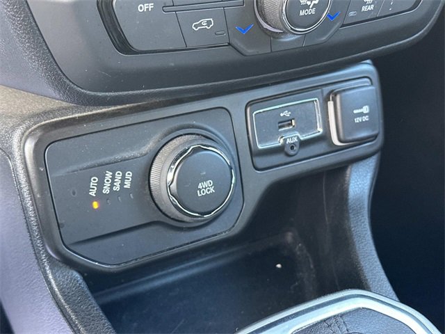 Certified 2019 Jeep Renegade Limited w/ UConnect 8.4 Nav Group image 21