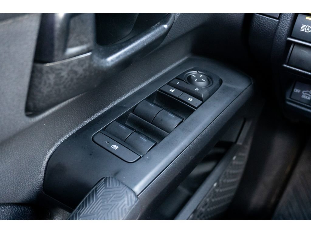 Certified 2025 Toyota Tacoma SR5 AWD/4WD image 25